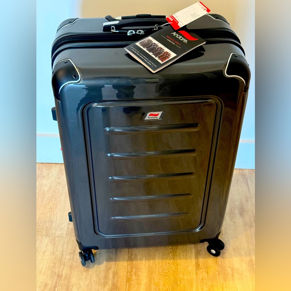 BRAND NEW Suitcase Carbon color 29Inches